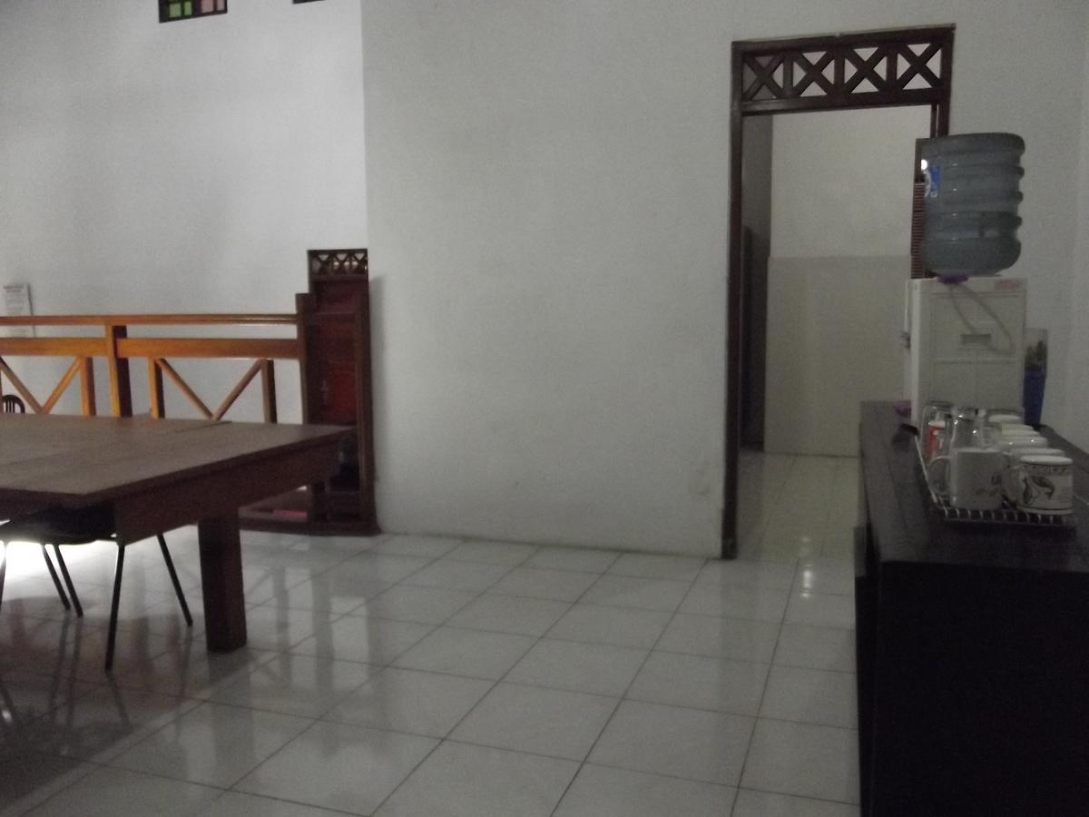 Easy Homestay Yogyakarta Bagian luar foto